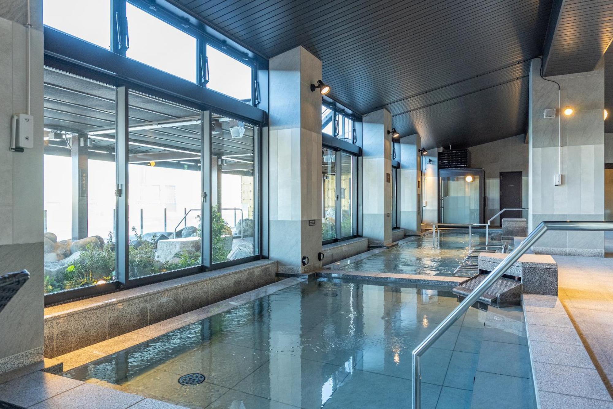 Отель Tokyo Toyosu Manyo Club Экстерьер фото